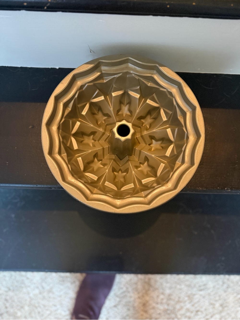 Nordic ware Gold Star Pattern Bundt Cake Pan - Decorative Bakeware